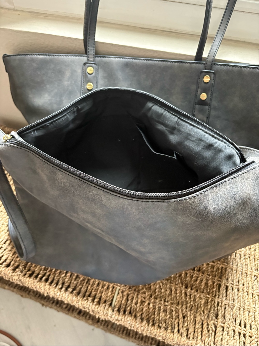 A+ Grey Faux Leather Tote Bag With Attached Crossbody Bag - Picture 6 of 6